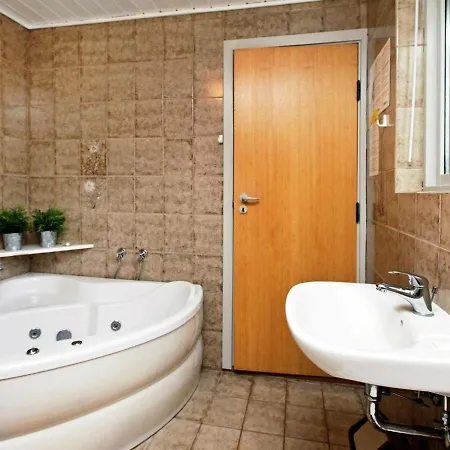 Three-bedroom In 1 *