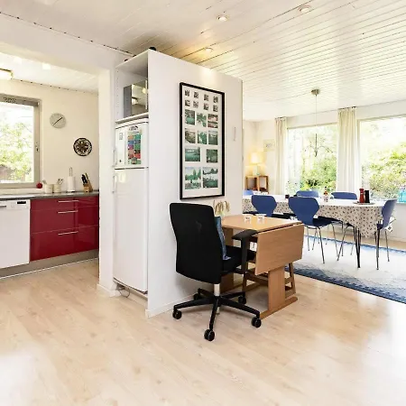 Holiday home Three-bedroom In 1 *