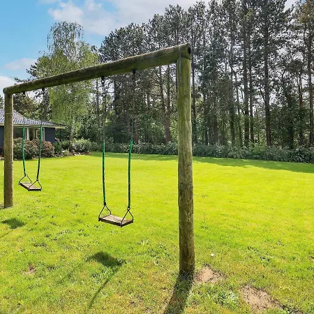 Holiday home Three-bedroom In 1 *